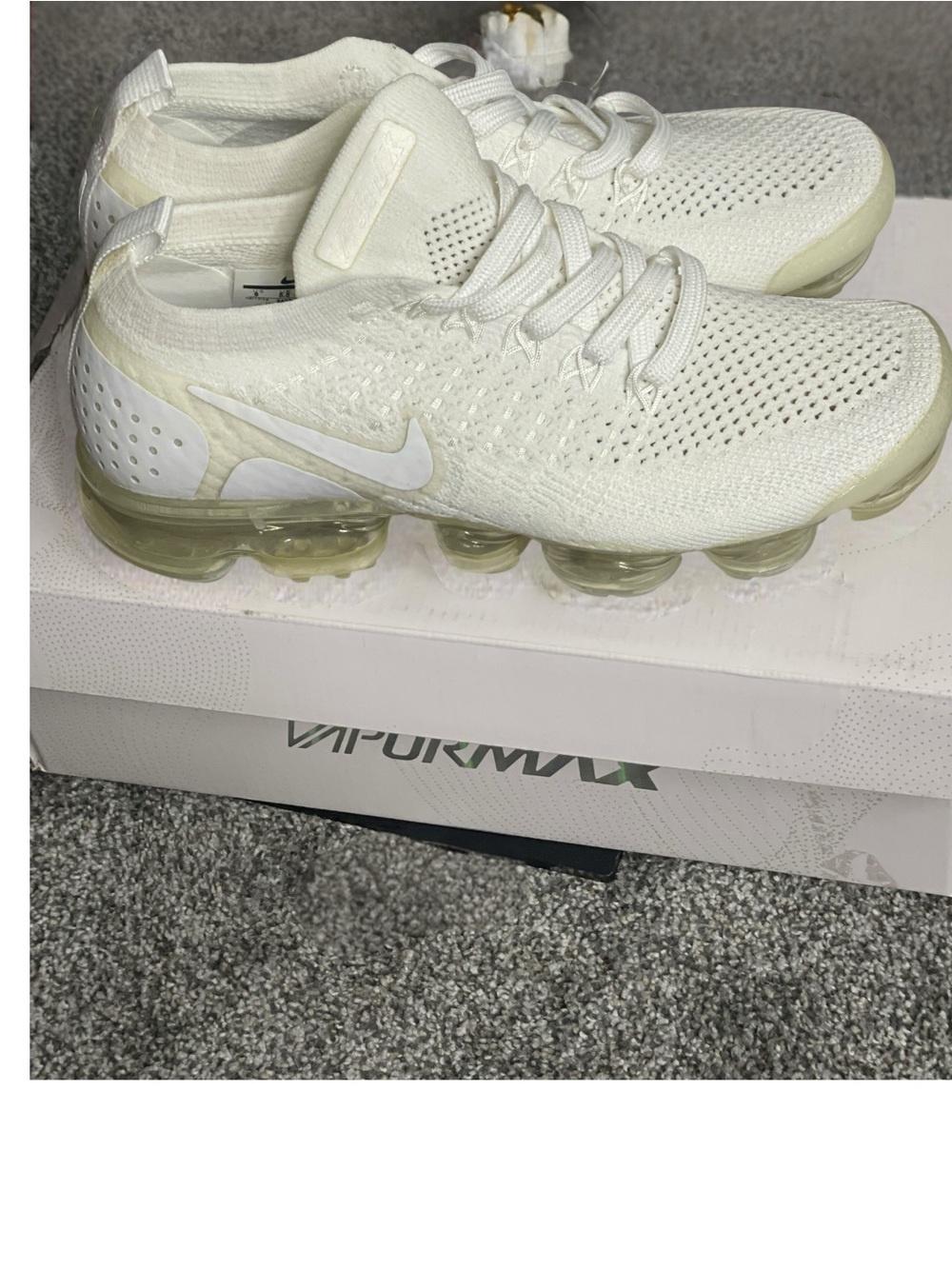 Nike White Flyknit VaporMax with Pale Green Sole women’s 8 new